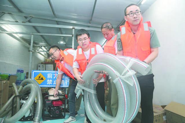 防汛常規(guī)物資|消防滅火裝備|消防救援裝備|水域救援救生|應(yīng)急照明設(shè)備|防汛與應(yīng)急包|水泵發(fā)電機(jī)類(lèi)|救生救援儀器