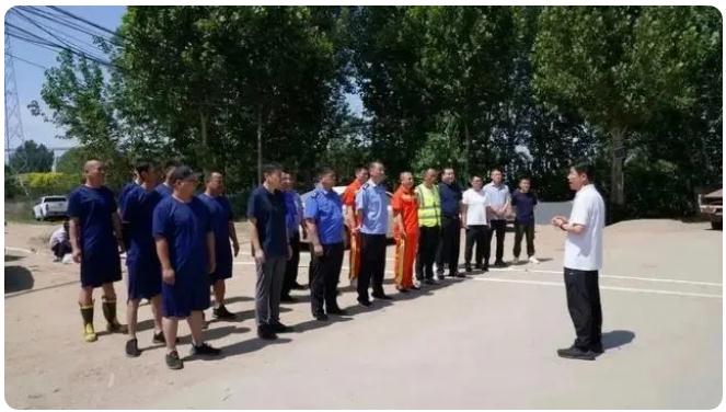 以練筑防！大興區(qū)魏善莊鎮(zhèn)組織開(kāi)展防汛應(yīng)急專項(xiàng)演練活動(dòng)