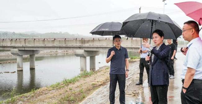 海陽市領導開展社區&ldquo;雙報到&rdquo;和巡河、防汛調研